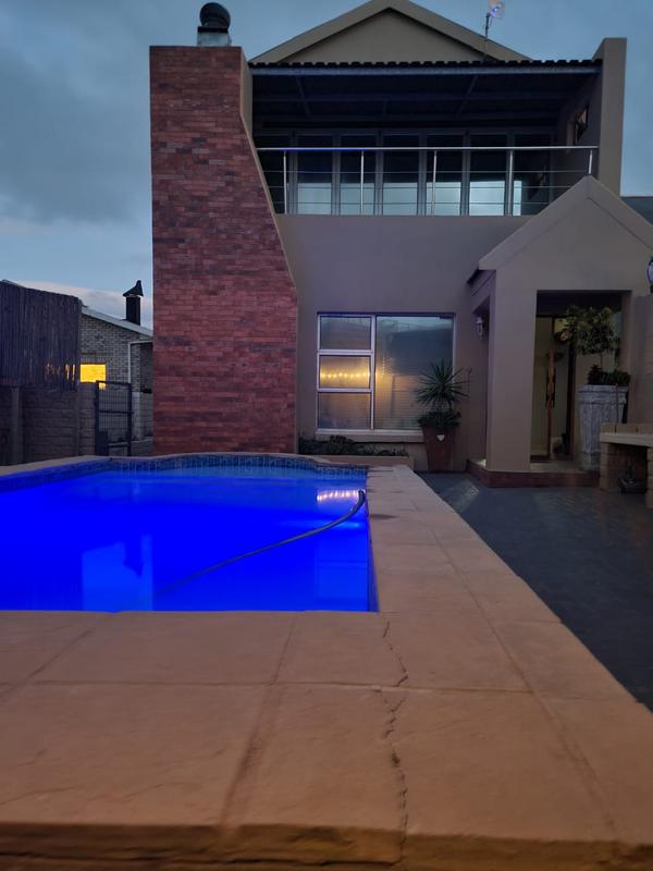 4 Bedroom Property for Sale in Myburgh Park Western Cape